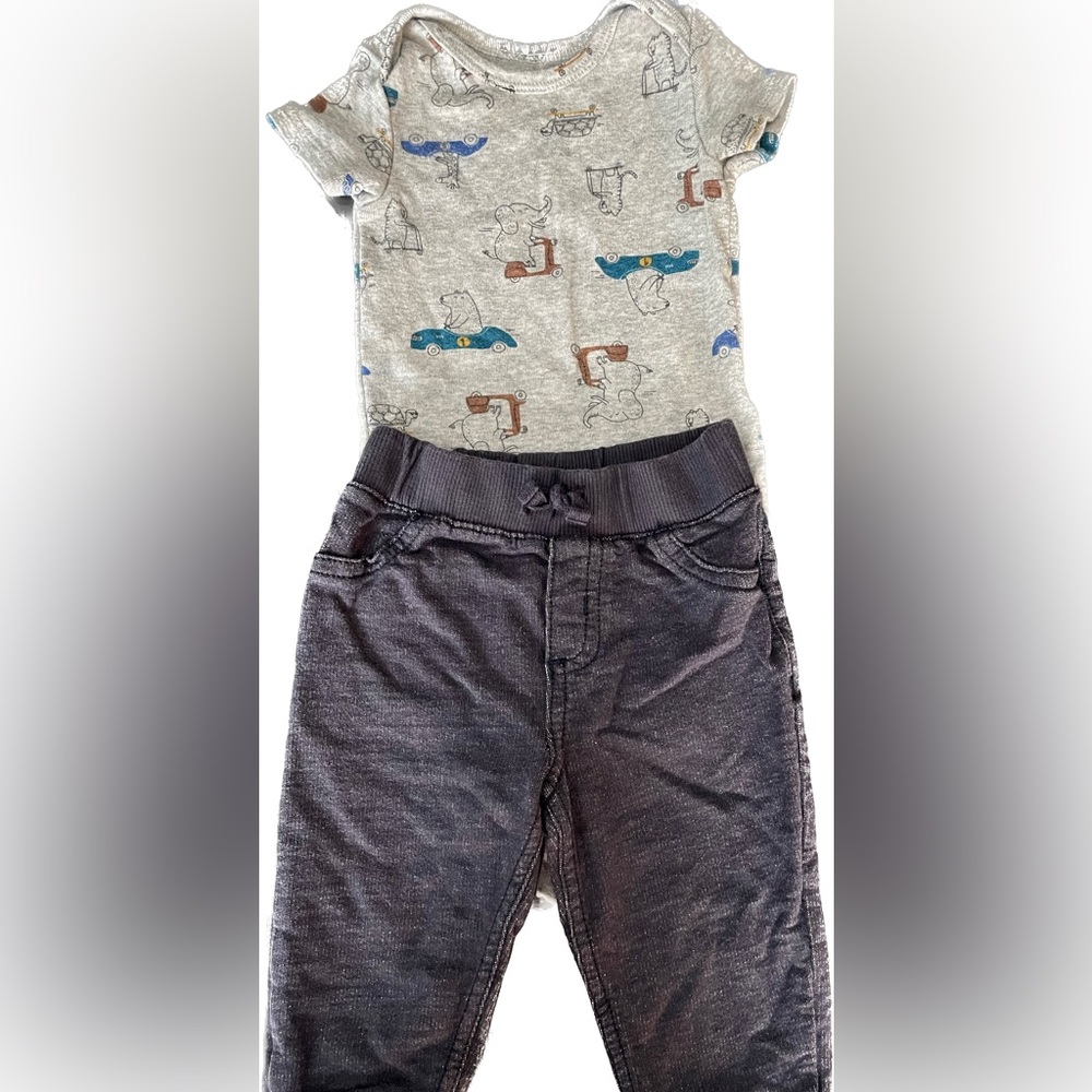 6 Month Carters Short Sleeve Onesie And Pant Set